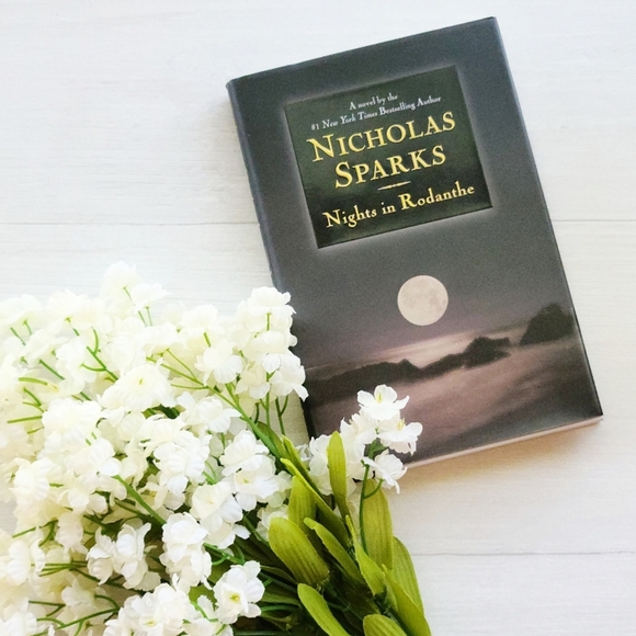 Book Nights in Rodanthe by Nicholas Sparks - Picture 2 of 9